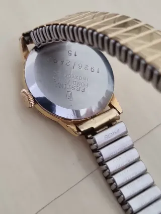Reloj Festina Dorado y Plateado