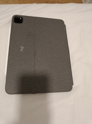 iPad Pro M1 128GB con cover e tastiera Logitech