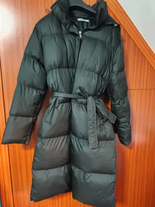 Abrigo largo acolchado negro