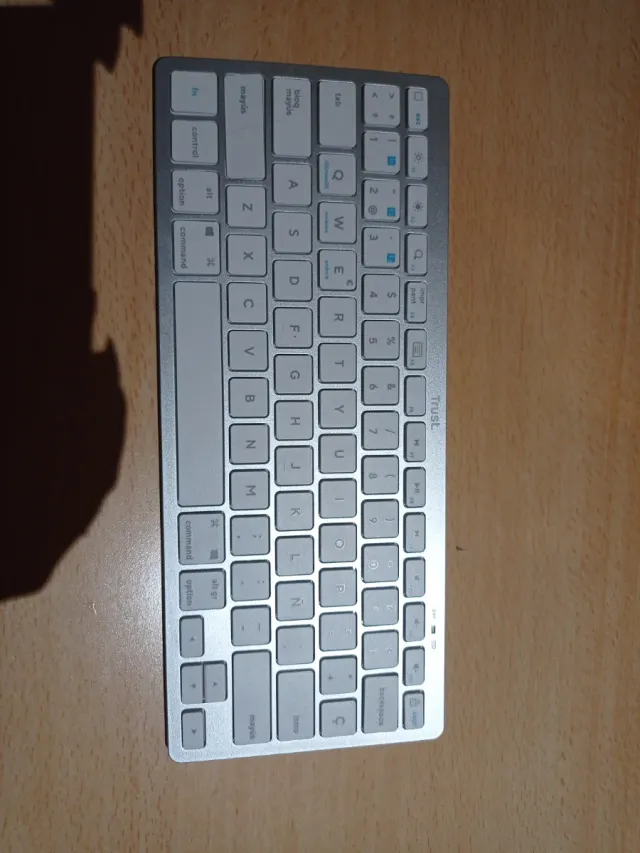 Teclado Inalámbrico Trust Bluetooth Plata