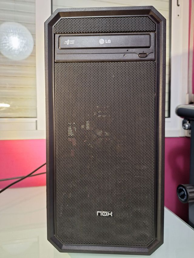 Ordenador sobremesa  Negro