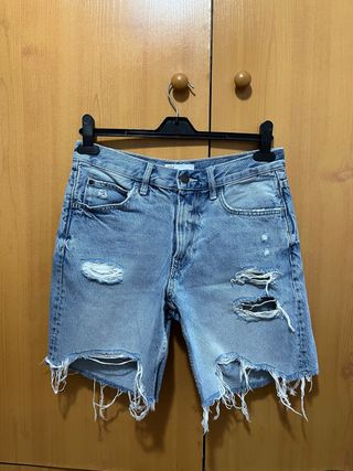 Pantalón vaquero corto