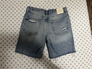 Pantalón vaquero corto