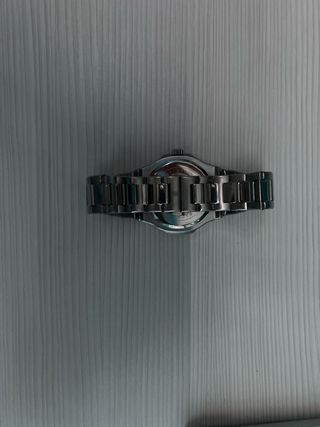 Reloj elegante de marca Italiana.
