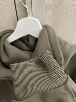Felpa con cappuccio verde oliva