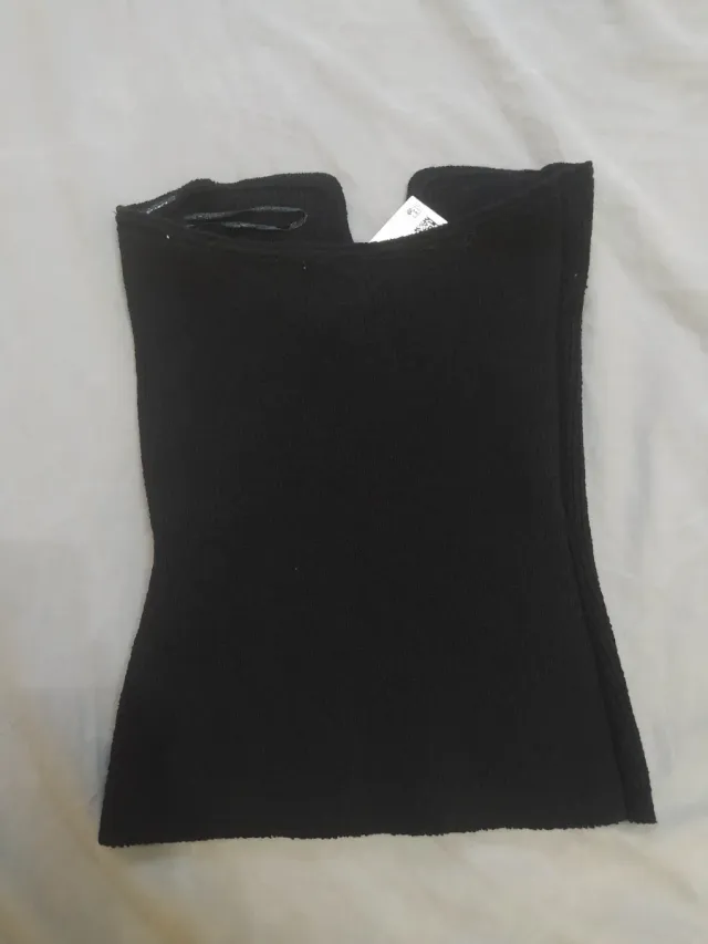 Top negro escotado