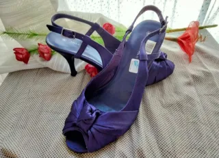 ZAPATOS DE FIESTA DE RASO MORADOS.