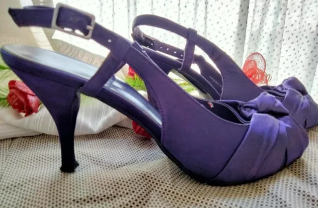 ZAPATOS DE FIESTA DE RASO MORADOS.