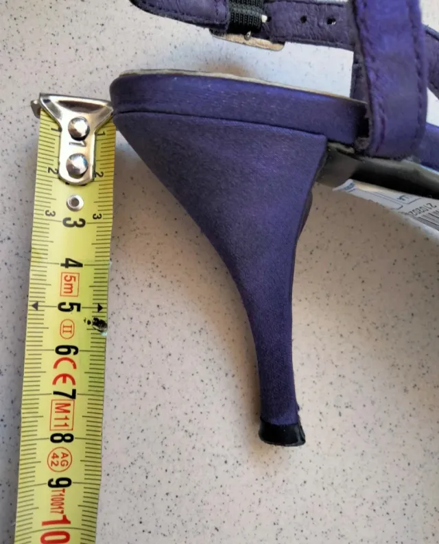 ZAPATOS DE FIESTA DE RASO MORADOS.