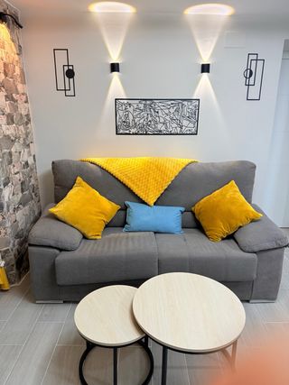 Sofá 2 plazas gris como nuevo