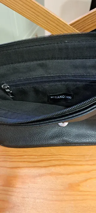 Bolso bandolera Misako negro con parches