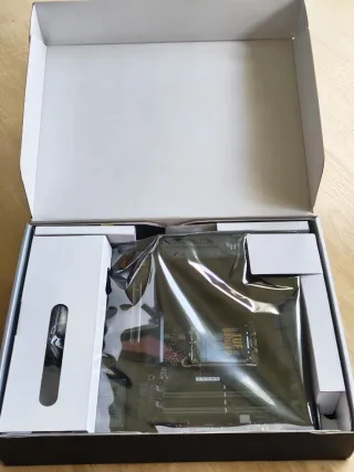 Placa Base ASUS TUF GAMING Z790-PLUS WIFI