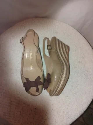 Sandalias cuña mujer hechas en España