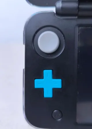 Nintendo 2DS XL Negra y Azul + Juegos