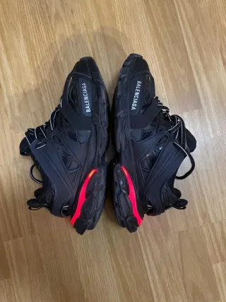 Balenciaga Track LED Negras Rojas