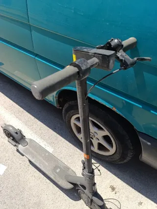 Se venden 3 patinetes eléctricos