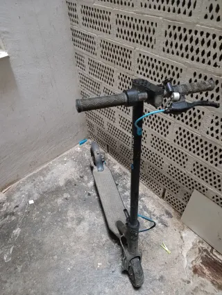 Se venden 3 patinetes eléctricos