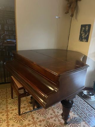 Piano de cola Neumeyer Berlín 1906 Restaurado