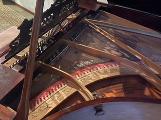 Piano de cola Neumeyer Berlín 1906 Restaurado