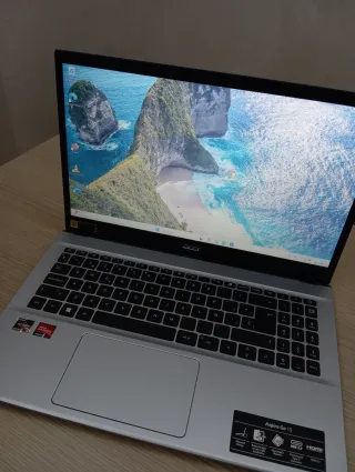 Portátil Acer Plata y Negro
