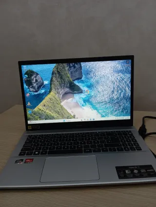 Portátil Acer Plata y Negro