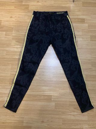 Pantalones vaqueros SikSilk.