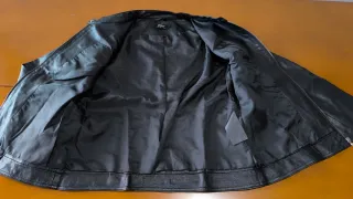 Cazadora imitación cuero negra para chica
