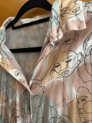 Blusa Pull&Bear Estampado Caras 