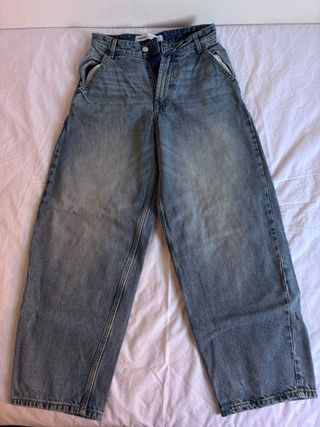 Vaqueros balloon Bershka Talla 34