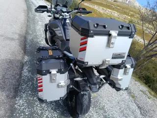 Moto Macbor Montana XR5 con Maletas