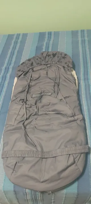 Saco de bebé Tuctuc estrellas.