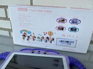 Tablet Infantil Okulaku Morada y Blanca