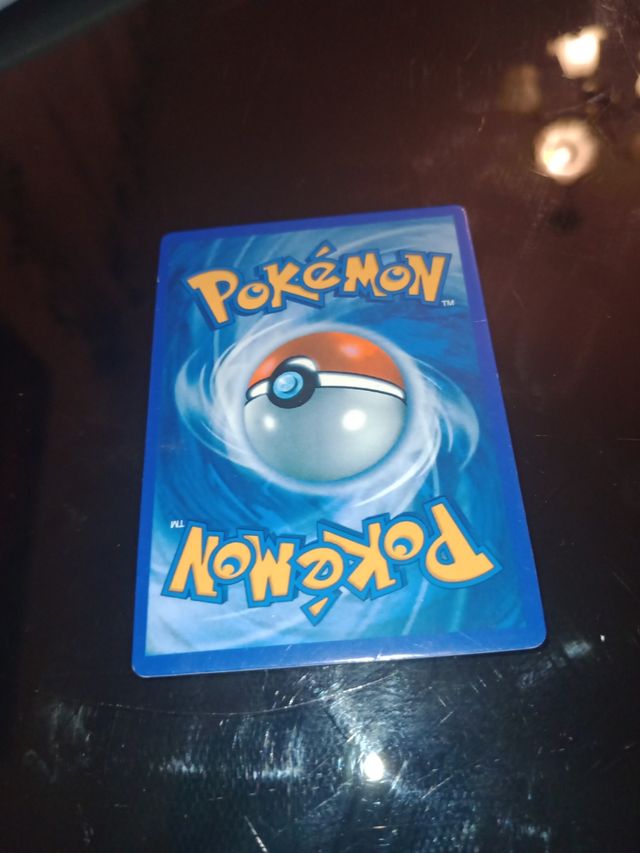 Carta Pokémon Orbeetle VMAX 310 HP