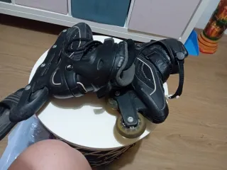 Patines en línea negros