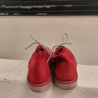 Zapatos rojos de ante