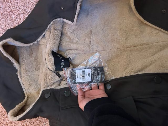 Cazadora negra con forro beige Talla M