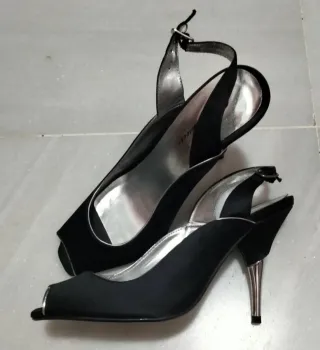 ZAPATOS DE FIESTA CON BRILLO NEGROS.