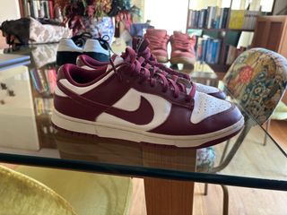 Nike Dunk Low Burdeos y Blanco