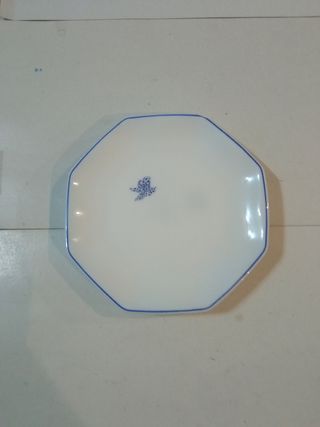 6 Platos de porcelana con borde azul ARCOPAL SPAIN
