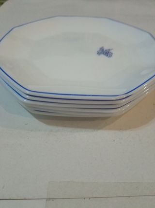 6 Platos de porcelana con borde azul ARCOPAL SPAIN