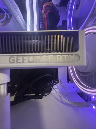 PC GAMING *VALOR DE 990€* RTX 5060 RYZEN 5 5600x