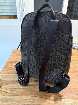 Mochila Calvin Klein CK Monogram Marrón Negra