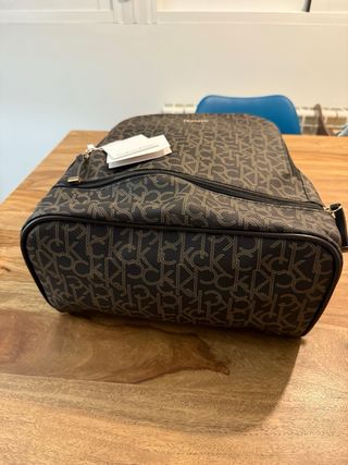 Mochila Calvin Klein CK Monogram Marrón Negra