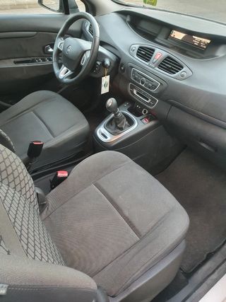 Renault Scenic 2012