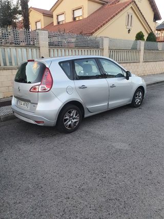 Renault Scenic 2012