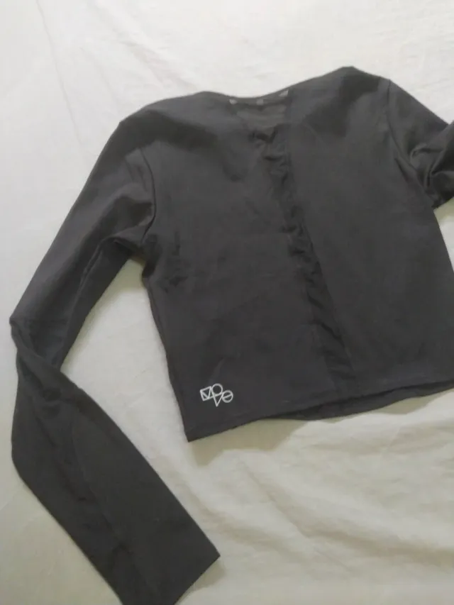 Top deportivo técnico negro