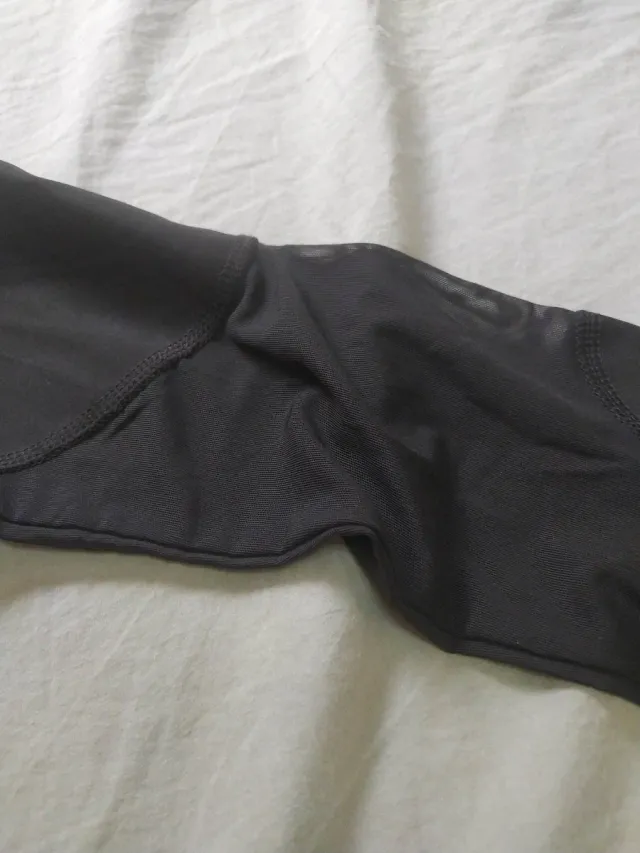 Top deportivo técnico negro