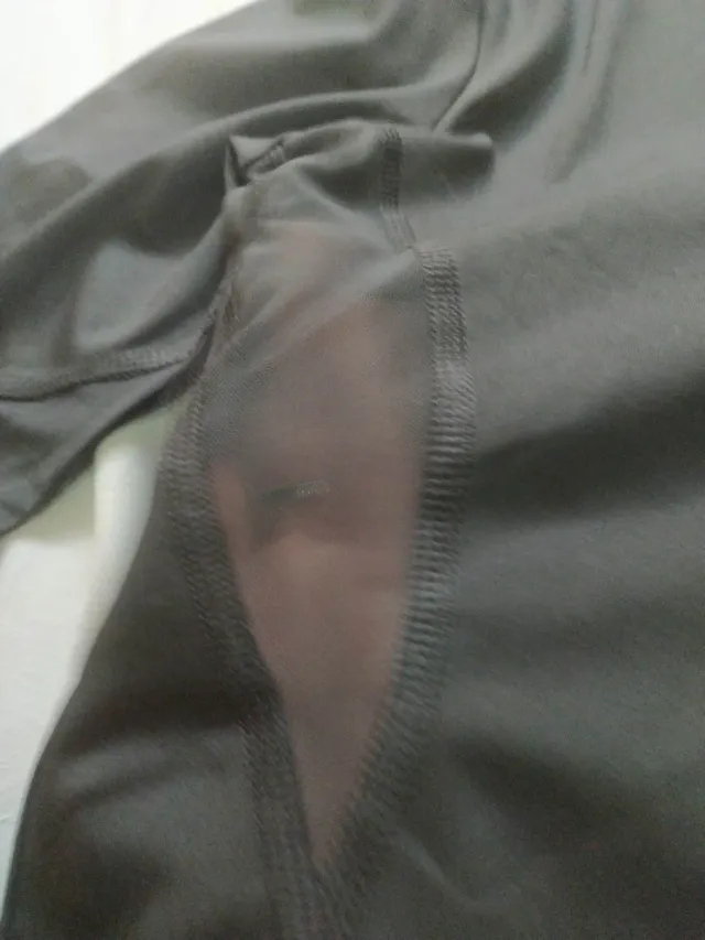 Top deportivo técnico negro