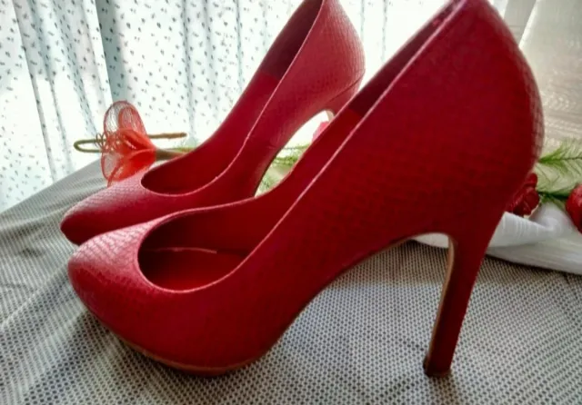 ZAPATOS TACÓN ROJOS MARYPAZ.