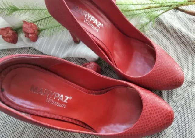 ZAPATOS TACÓN ROJOS MARYPAZ.
